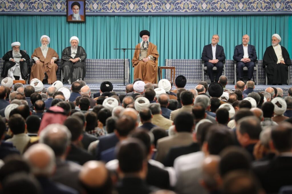 انتقاد از مسئولین